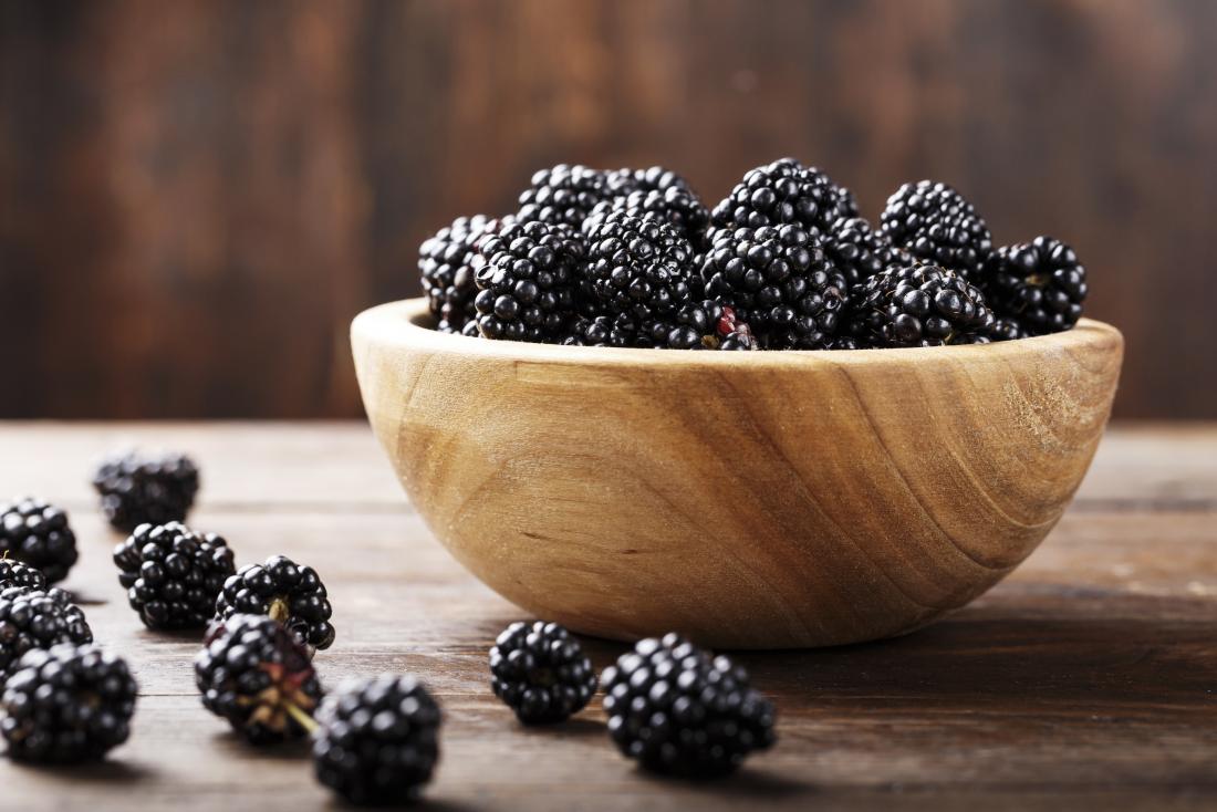 blackberries in a bowl 1